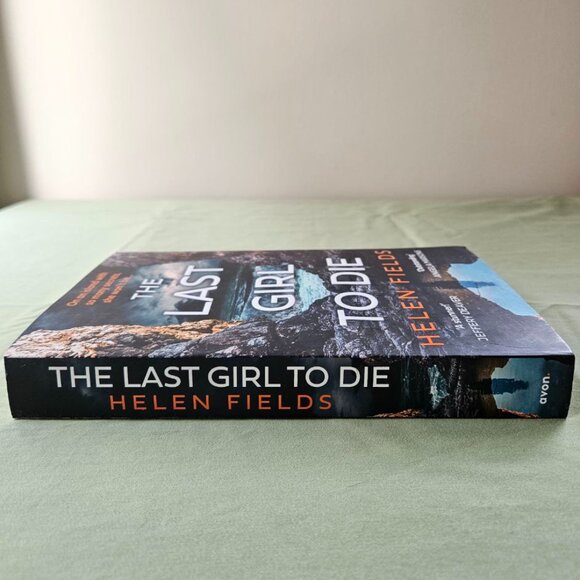 The Last Girl to Die - Helen Fields - Paperback - Picture 6 of 7